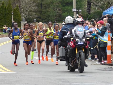 Elite Women Runners Up Boston Marathon Between Miles 18 An Flickr