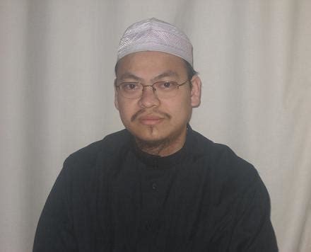 Ustaz zaharuddin bin abdul rahman (dilahirkan 16 ogos 1975) merupakan seorang penceramah bebas di malaysia.beliau juga berjawatan sebagai presiden murshid. nurainvivian.blogspot.com: USTAZ HJ ZAHARUDDIN HJ ABD RAHMAN