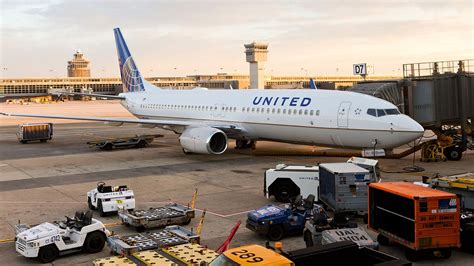 United Airlines Baggage Handler Locked In Plane Cargo Hold For Entire