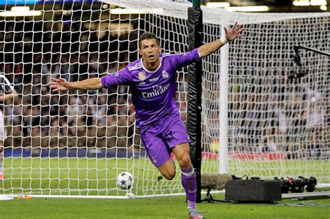 Ronaldo sari sac modeli ronaldo cristiano ronaldo sarisin sac modelleri. Real Madrid WIN the Champions League: Relive their ...