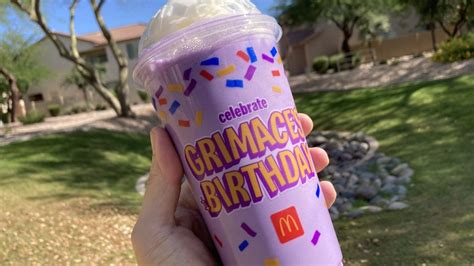 Review We Tried The Viral Mcdonald S Grimace Milkshake