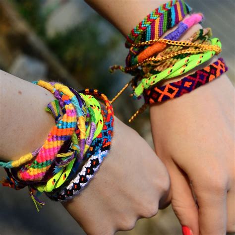 How to make bracelets crafts instructions for kids : 18 DIY Friendship Bracelets That Are Way Cooler Than The ...
