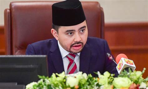 He is fourth in the line of succession to become the next sultan of brunei after his brother and two nephews. Yayasan shopping complex undergoes renovation - The Scoop