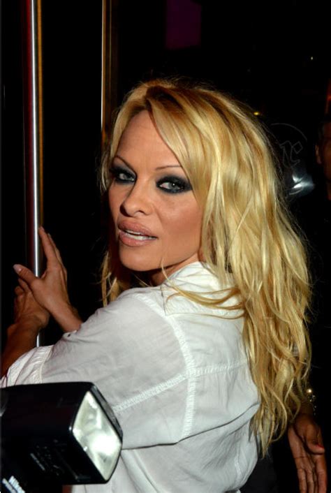 Pamela Anderson Sin Ropa Interior Yahoo Celebridades