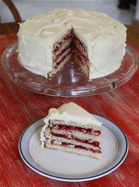 How do you make a chocolate layer cake? White Chocolate Layer Cake with Cranberry Filling