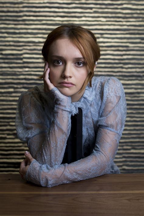 Olivia Cooke Photo 7 Of 16 Pics Wallpaper Photo 888874 Theplace2