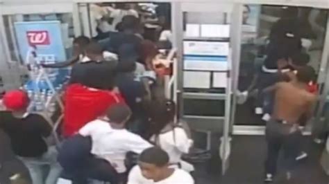 Woman Shoplifting In Walgreens Fatally Shot In Head By Bystander Scoopnest