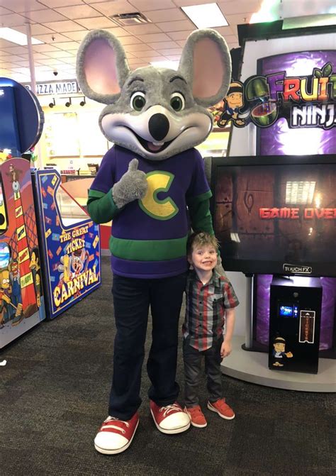 Chuck E Cheeses Origin Story Is Actually Pretty Dark — Apparently