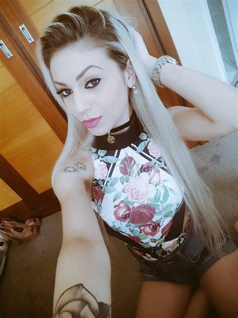 Débora Drumond Gostosa de 19 Aninhos Que Trabalha Como Garota de