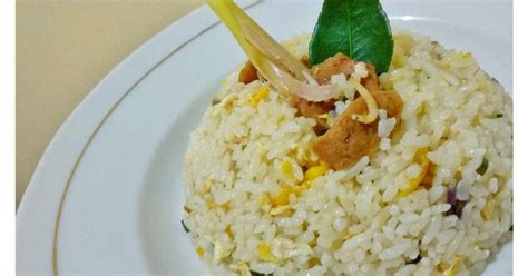 Tempat makan ayam geprek satu ini merupakan sebuah rumah makan yang berdiri, di atas naungan perusahaan kuliner embe 6. 20+ Resep Nasi Goreng Daun Jeruk