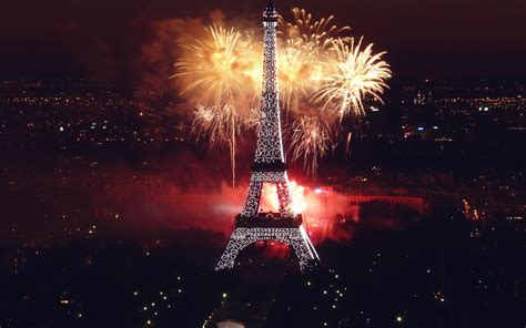 Fireworks At Eiffel Tower Wallpapers Hd Wallpapers Id 11250