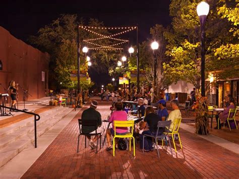 Small-town charm permeates lakeside Rockwall, just 30 minutes east of