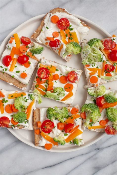 Cold appetizer of wrapped peppers on a creamy filling of cheese. Cold Veggie Pizza Appetizers | Recipe (With images ...