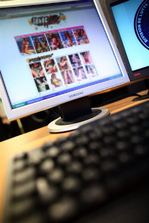Laide à Domicile Tourne Un Porno Dans Un Sex Shop De Bourges Elle Est Licenciée Par Son