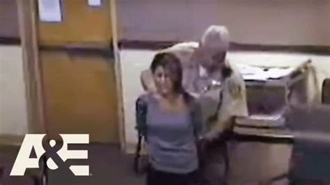 Woman Alleges Officer Groped Her And Is Arrrested Wtf Video EBaum S