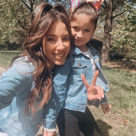 Teen Mom Star Vee Rivera Stuns In A Strapless Dress For An Adorable Selfie With Daughter Vivi 6