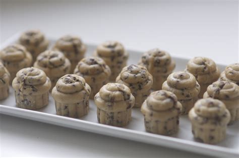 However, there's no shame in using a boxed cake mix here. Cupcake shaped cake pops made with My Little Cakepops ...