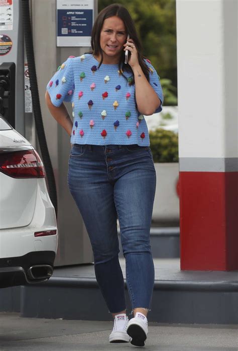 Jennifer love hewitt looks back on gross questions reporters asked her i laughed it off a lot of the time, and i wish maybe i hadn't. now that i'm older, i think, 'gosh, i wish that i had known how inappropriate that was so i could. Jennifer Love Hewitt in a Blue Blouse at a Gas Station in Pacific Palisades - Celeb Donut