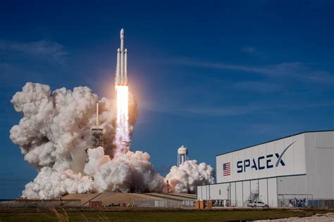 Spacex Falcon Heavy Rocket Everything You Need To Know Digital Trends