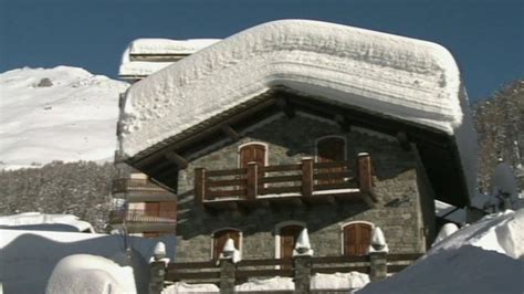 Record Snowfall Turns Italian Village White Bbc News