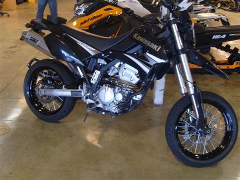 In 2009, kawasaki released their supermoto inspired klx 250sf to the public. Buy 2009 Kawasaki KLX250SF Dual Sport on 2040-motos