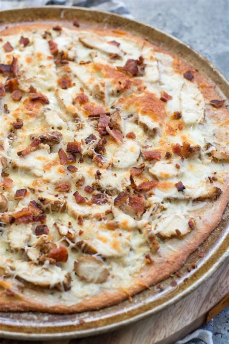 This flavor combo pairs well on naan bread and makes the perfect pizza idea! Keto Chicken Bacon Ranch Pizza - Maebells in 2020 ...