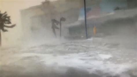 Hurricane Ian floods Fort Myers, Florida, in devastating scenes