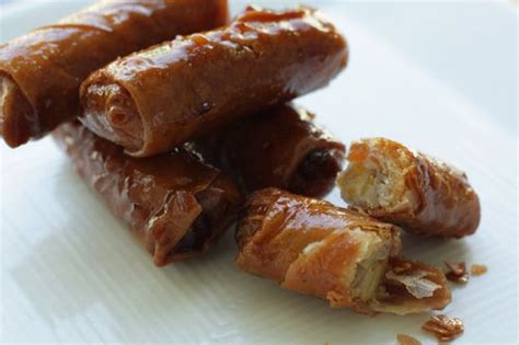 Tomorrow at work we will be having an international potluck, so i decided to make one of my favorite snacks, turon or banana spring rolls. Turon, Glorious Turon | Food, Dessert recipes, Philippines ...