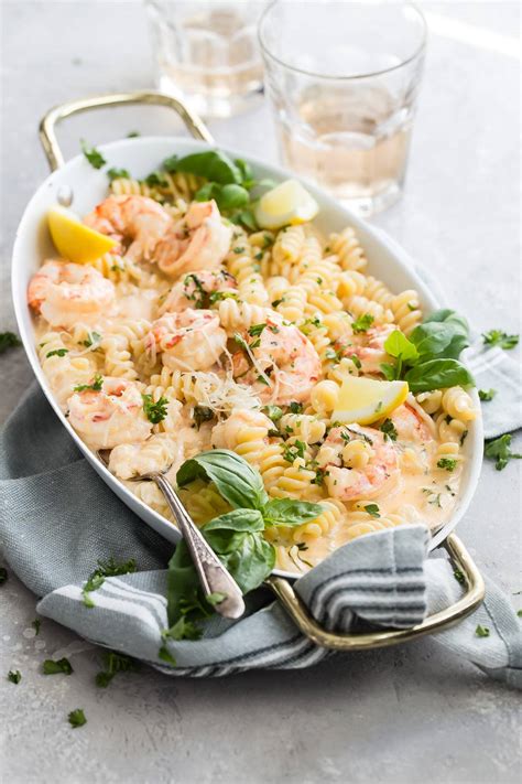 Combine the shrimp, garlic, oil and crushed red pepper together in a bowl and stir to combine. Lemon Garlic Shrimp - Foodness Gracious