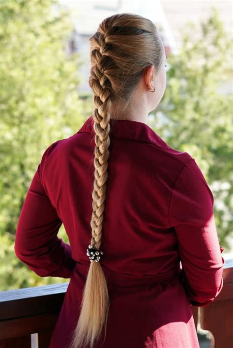 Welcome to the world of braids, the craft project you carry around with you on your head!i believe that braiding your own hair can be a great creative outlet! Learn How to French Braid Your Own Hair - The Socialite's ...