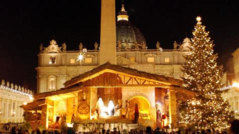 Gli addobbi per l'albero di natale: Vaticano, quest'anno l'albero di Natale viene dal Trentino ...