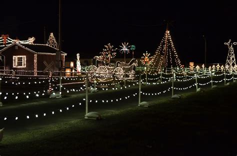 Stop By These 4 Drive Thru Christmas Lights Displays Near Pittsburgh