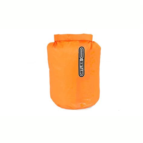 These ortlieb waterproof bags are an excellent choice for boat owners, as it keeps gear and clothes away from saltwater. BORSA IMPERMEABILE ORTLIEB DRY BAG 1,5L - Pro-M Store