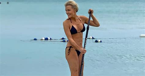 Megyn Kelly Shows Off Bikini Bod In The Bahamas