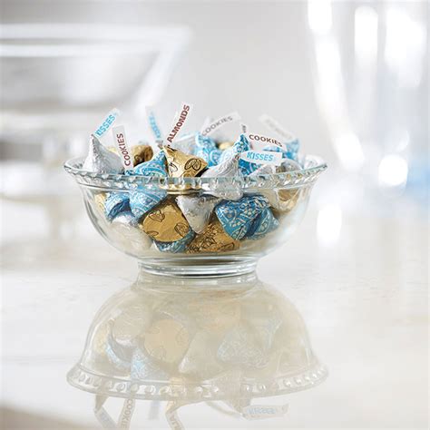 You don't need a cone to enjoy this sweet strawberry treat. Amazon.com : Hershey's Kisses, Cookies N Creme, 10.5 Ounce ...