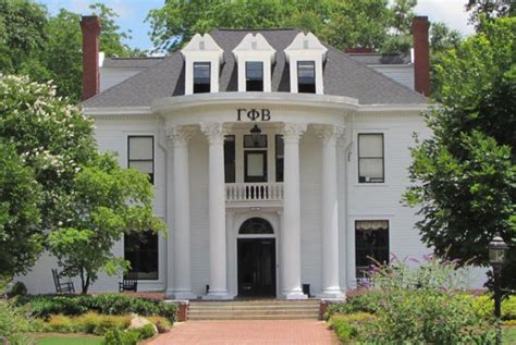 10 Lessons I Learned While Living In An American Fraternity House