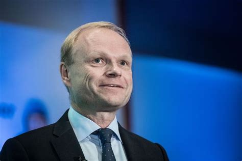 An analysis july 27, 2021 shifting geopolitics and a sharp round of cost cutting have put nokia firmly back in the global 5g rollout race just a year after ceo pekka lundmark took the reins at the finnish company. Pekka Lundmark Nokian toimitusjohtajaks