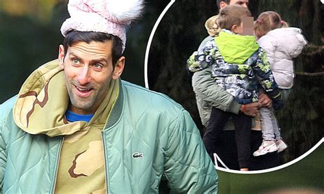 Première apparition avec christelle depuis la naissance de leur. Novak Djokovic puts on playful display as he dons daughter's pink bobble hat during family ...