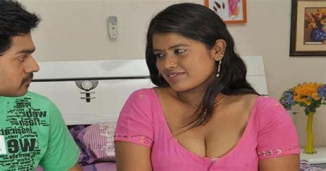 Nesha Jawani Ki Mallu Bhabhi Hot In Pink Tight Blouse Hot Pictures