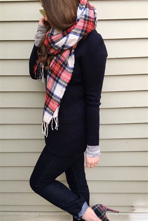But of course, not every event calls for a formal dress code. What to Wear for a Casual Thanksgiving Dinner - Mia Goes ...