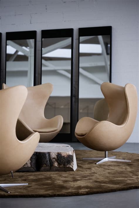 The phrase egg chair conjures up a midcentury image of a sleek, round, pedestaled seat, shaped exactly like the eponymous egg, but one is the trademarked version, designed by arne jacobsen. Design Icon: The Egg™ Chair