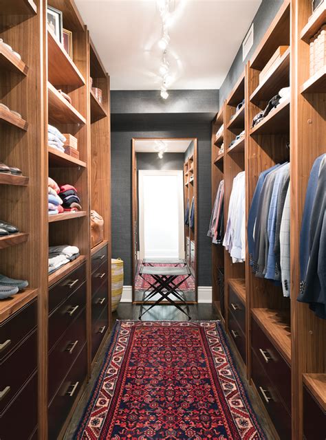 45 Walk In Closets That Will Make You Want To Declutter Immediately 05