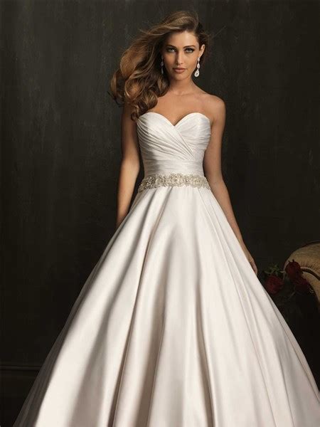 If you're dreaming of pacing down the aisle in a fantastic princess cut dress just like belle from beauty and the beast or cinderella in her glass slippers, browse princess style wedding dresses from cocomelody's wedding dresses 2018 collection immediately. Simple Exquisite Ball Gown Strapless Ruched Beaded Satin ...