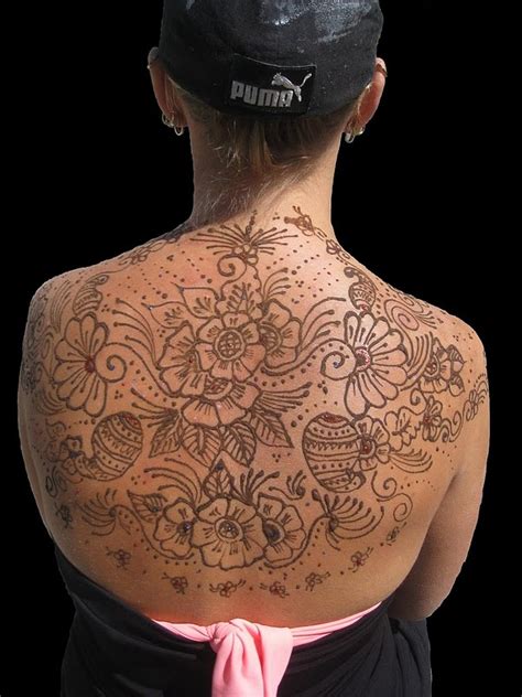 Varying designs have different meanings for members of each culture, such as good health, fertility, wisdom, protection and spiritual enlightenment. Celenk Tattoos: Henna Tattoo Design