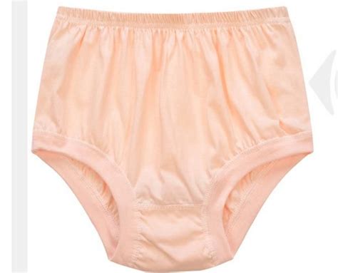 2019 the elderly female cotton underwear mother cotton briefs tall waist loose shorts big yards