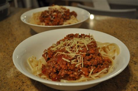 Spaghetti bolognese - lower calorie version - Claire K Creations