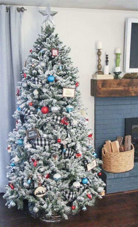 Decorating A Colorful And Cozy Christmas Tree Cool Christmas Trees