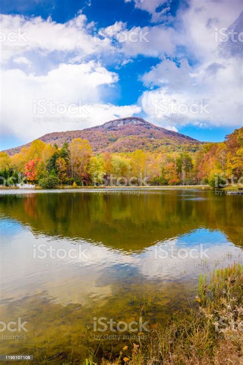 Yonah Mountain Georgia Usa Autumn Landscape And Lake Stock