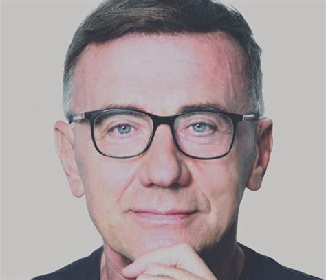 Giornalista, conduttore e… una carriera molto lunga la sua, svolta soprattutto in rai, ma andiamo con ordine. Michele Cucuzza: «Come informarsi senza cadere nelle fake ...