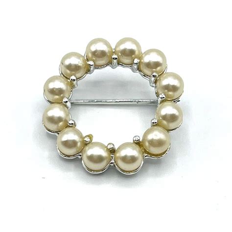 Unbranded Jewelry Vintage Round Circle 2 Faux Pearl Broochpin